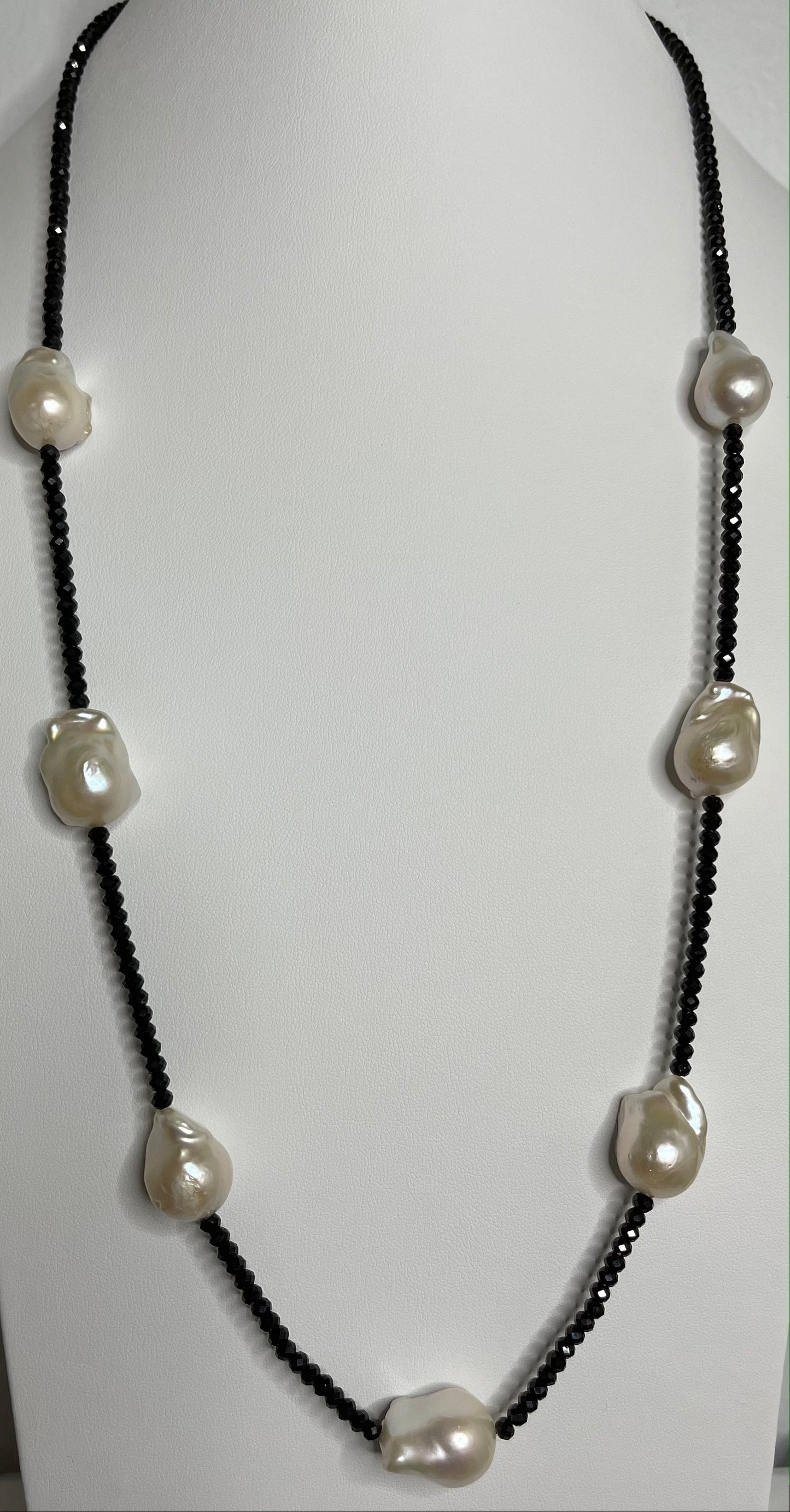 Notte Necklace