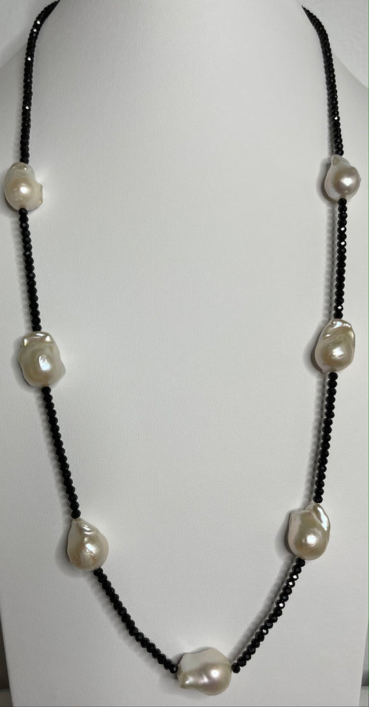 Notte Necklace