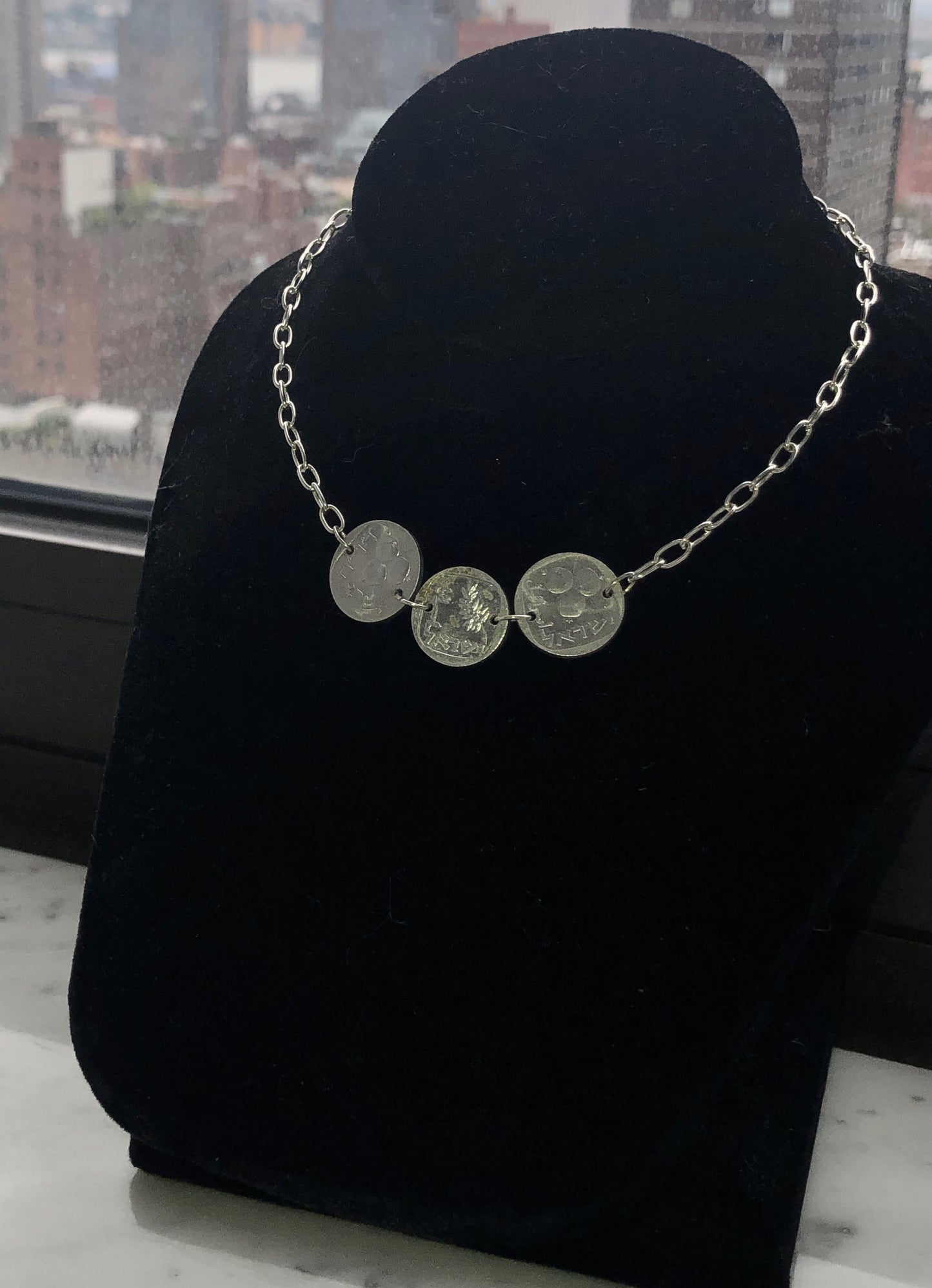 baby-coin choker